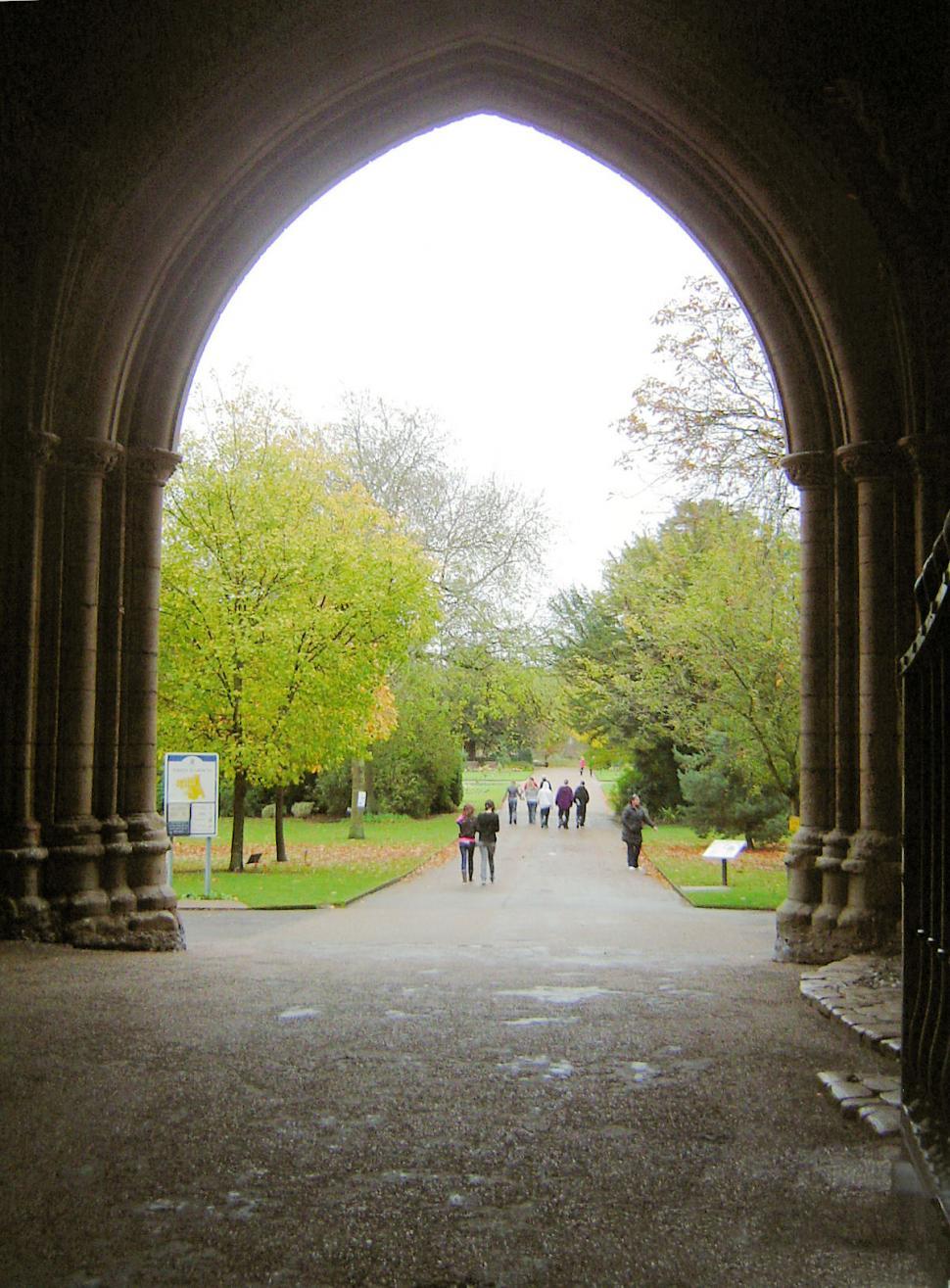 Free Image of Autumnal Scene 