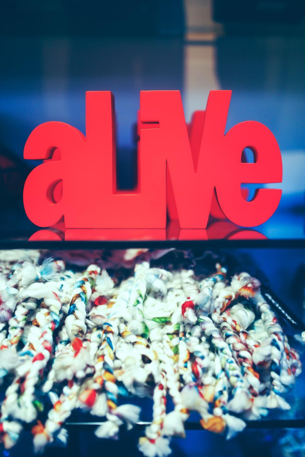 Free Image of A Pile of Popcorn on a Table 