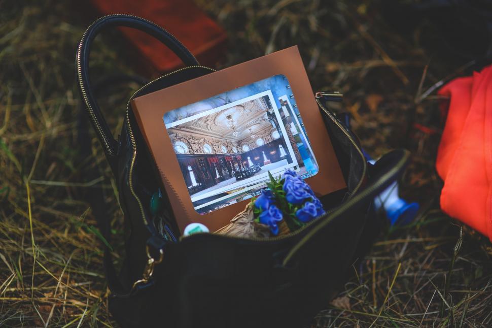 Free Image of Bag With Train Picture 