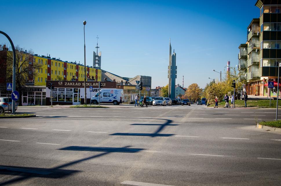 Free Image of Empty Parking Lot in Urban Setting 