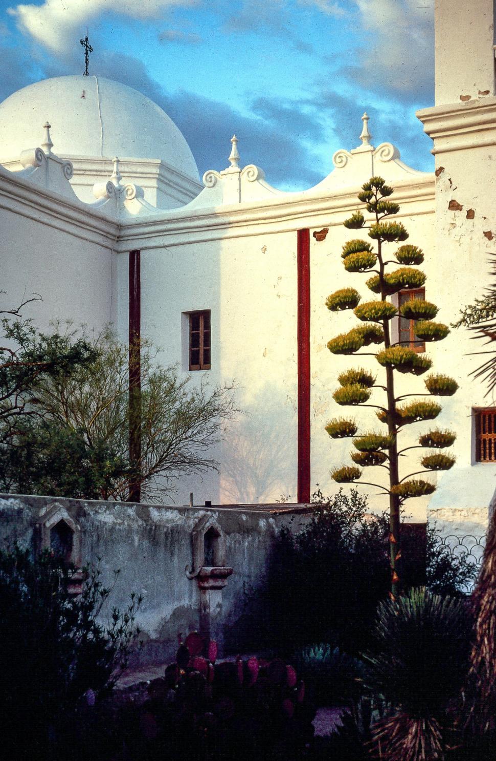 Free Image of San Xavier del Bac, Tucson, Arizona, USA 