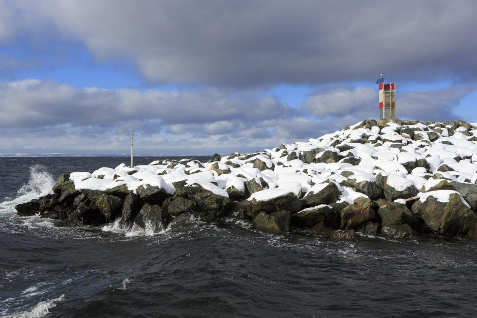 Free Image of Breakwater in winter. 