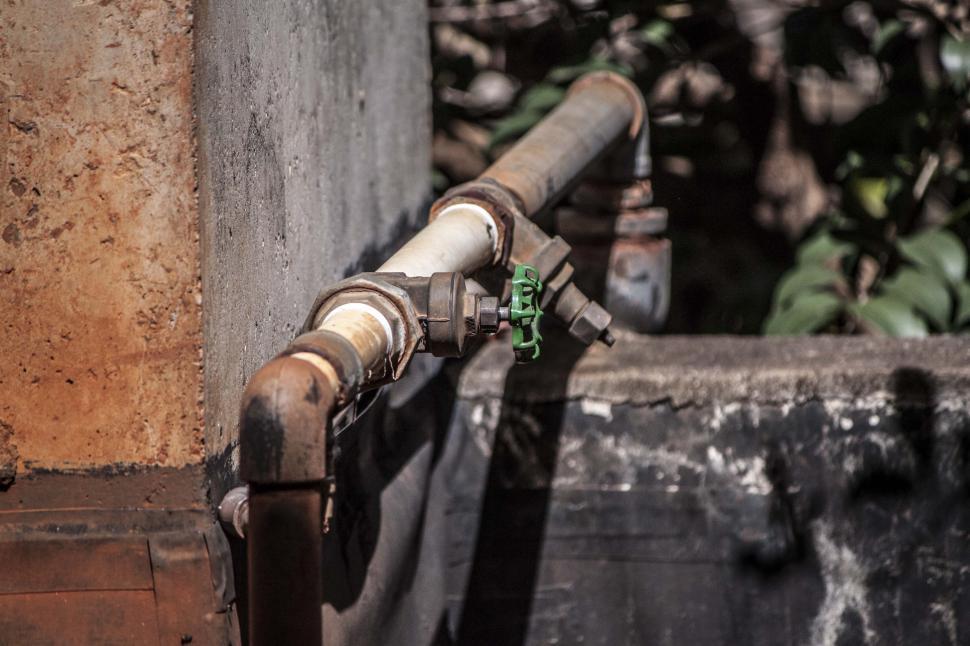 Free Image of Gritty valve and pipe 