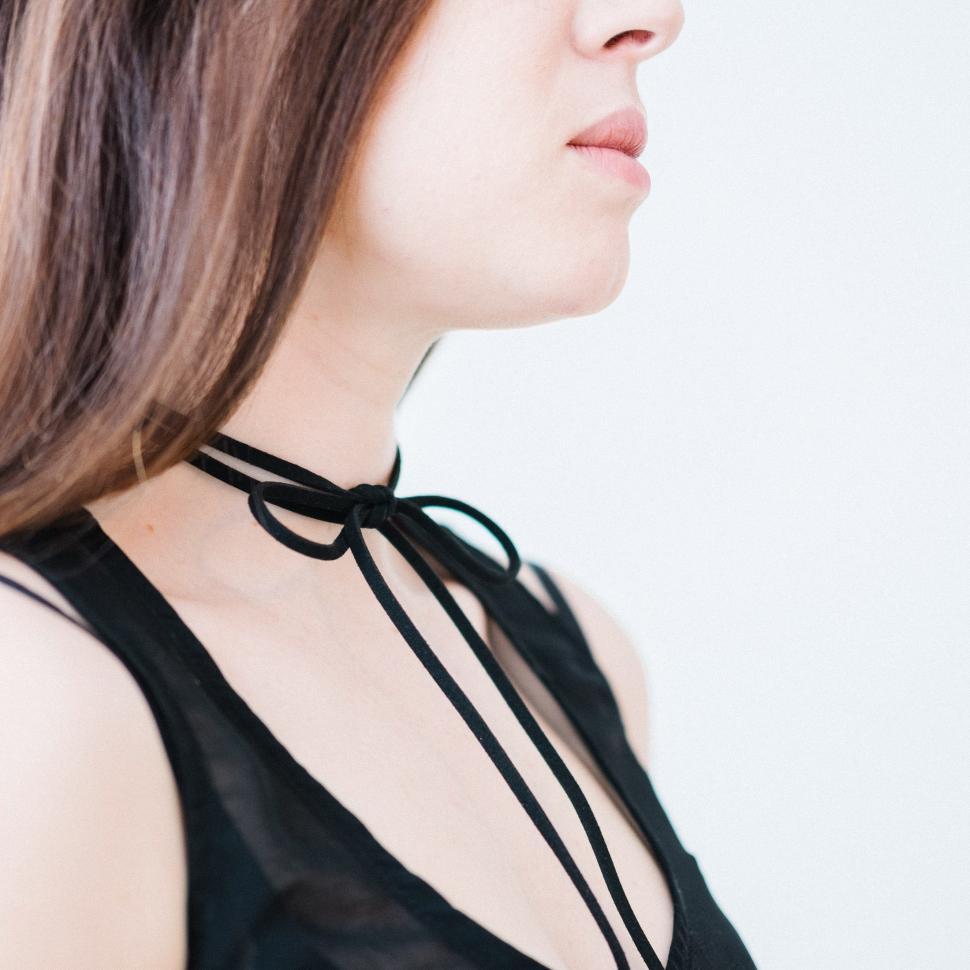 black choker necklace online
