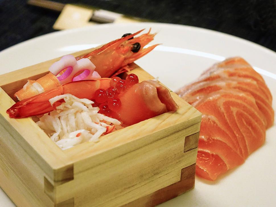 Free Image of Close Up of a Plate of Food With Shrimp 