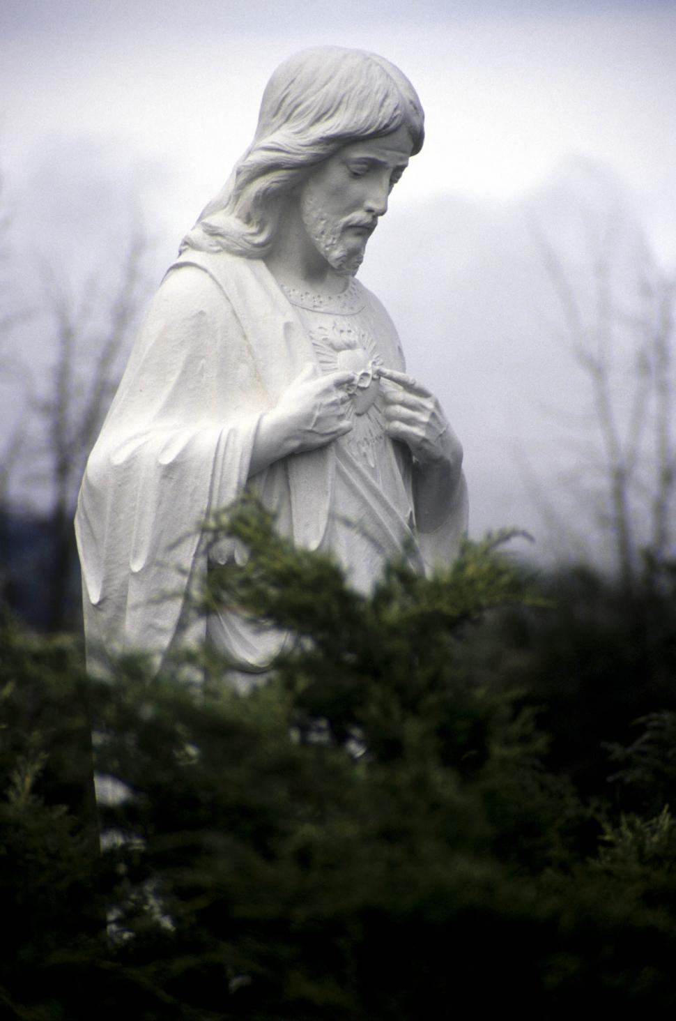 Free Image of chirst statue 
