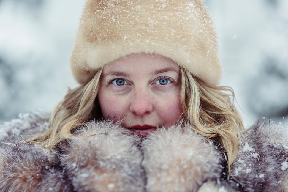 woman-wearing-fur-coat-and-hat.jpg