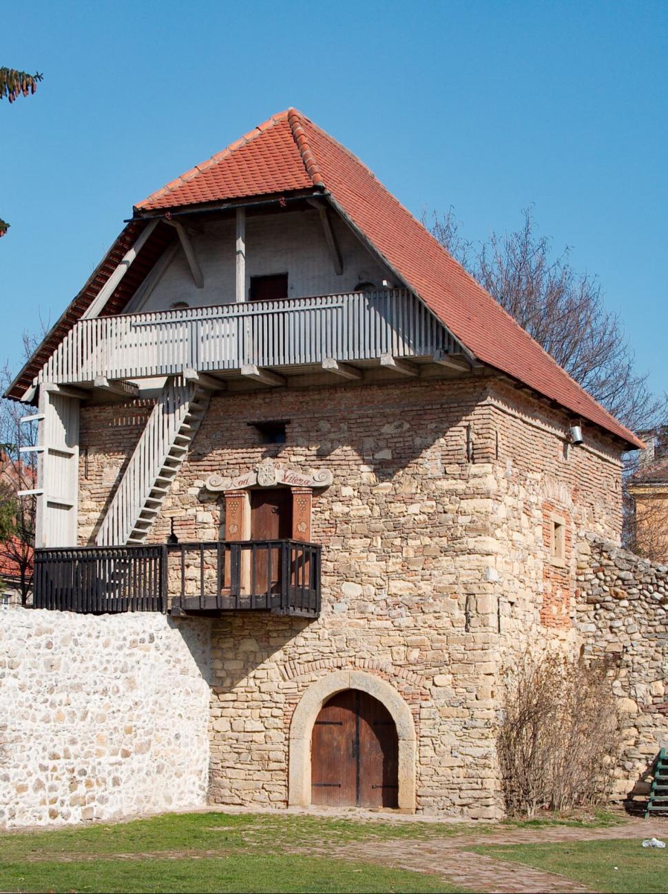 Free Image of Old house 
