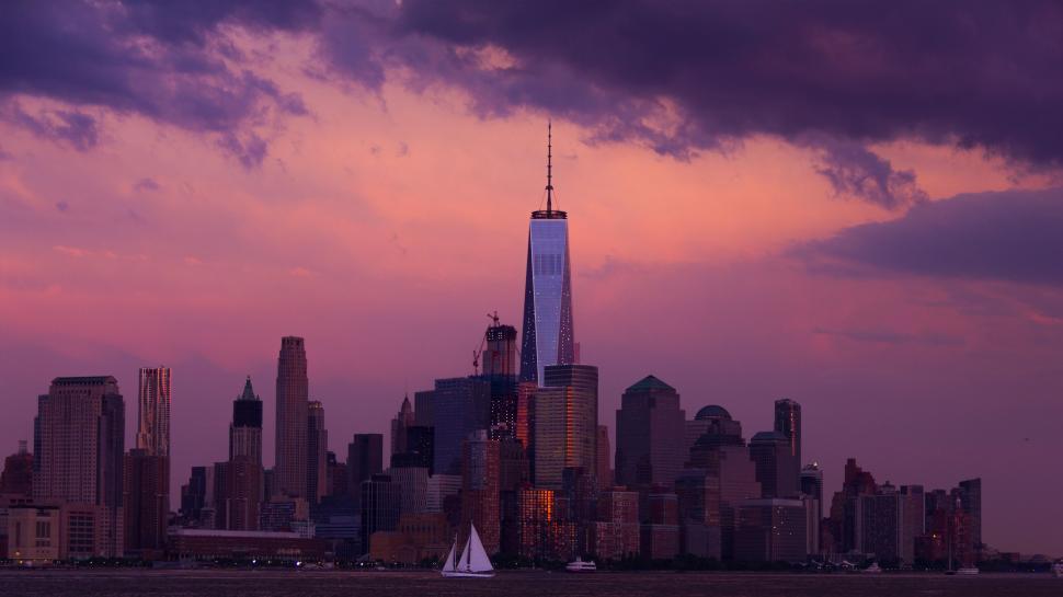 Free Image of Towering Skyscraper in Urban Landscape 