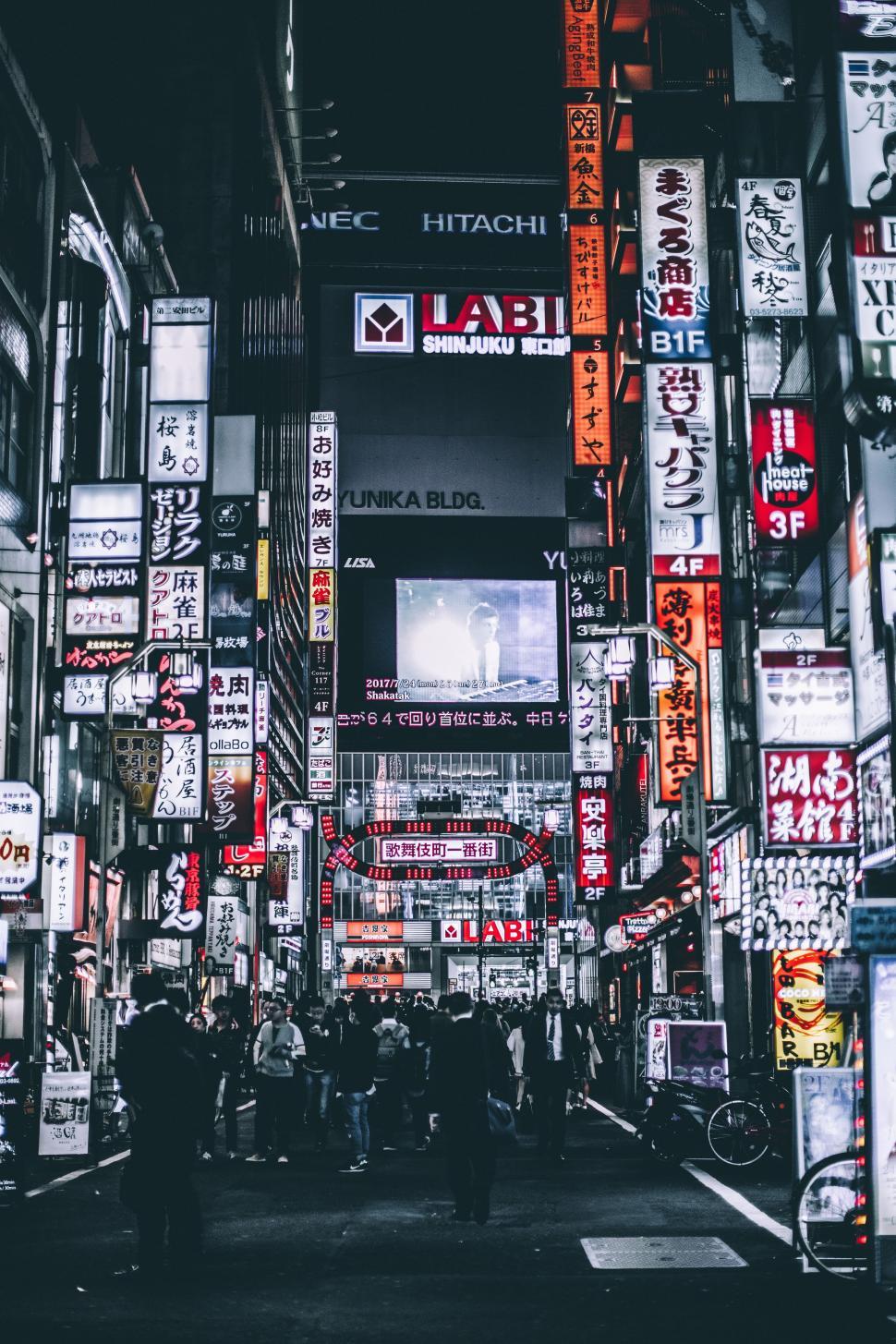 Free Image of Urban Cityscape With Tall Buildings 