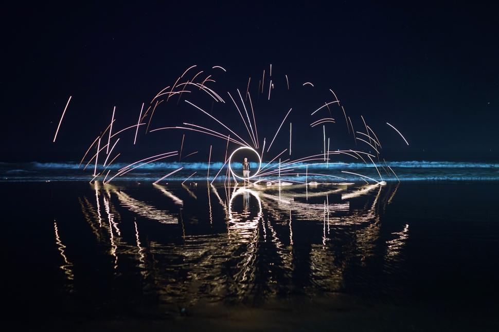Free Image of Fireworks Lighting Up the Night Sky 