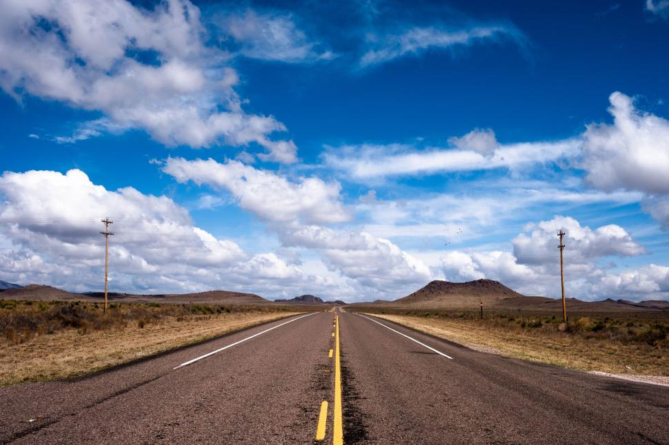 Free Image of Endless Deserted Road in Remote Area 