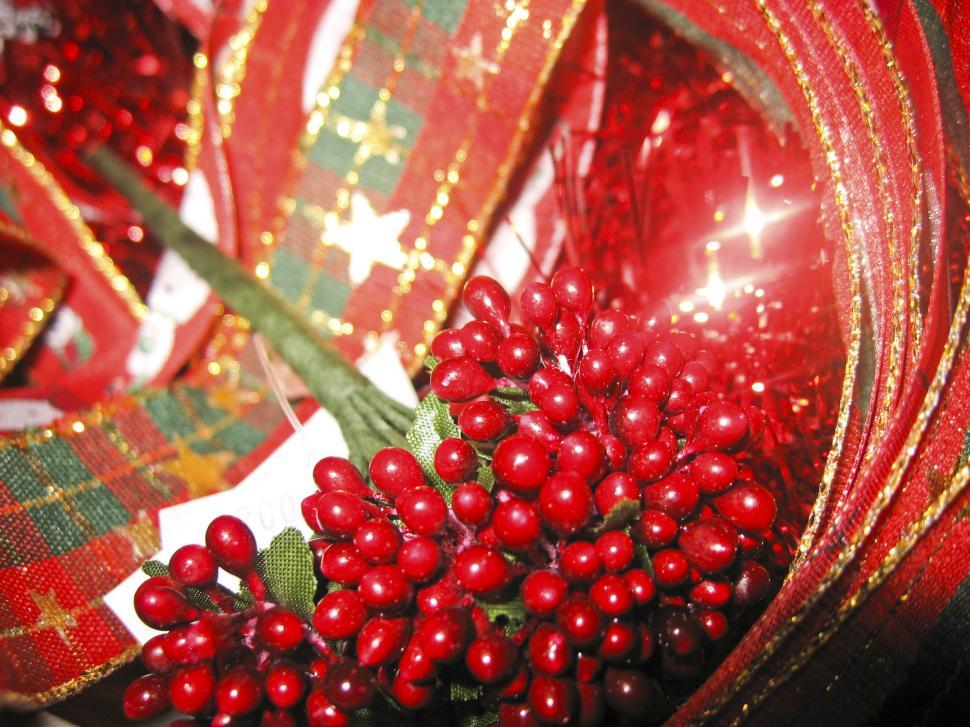 Free Image of christmas decorations berries 