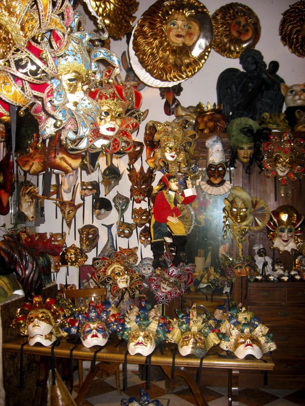 Free Image of carneval masks 