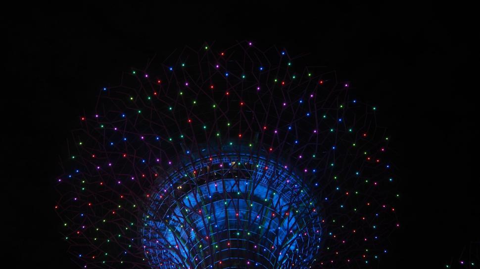 Free Image of Illuminated Ferris Wheel at Night 