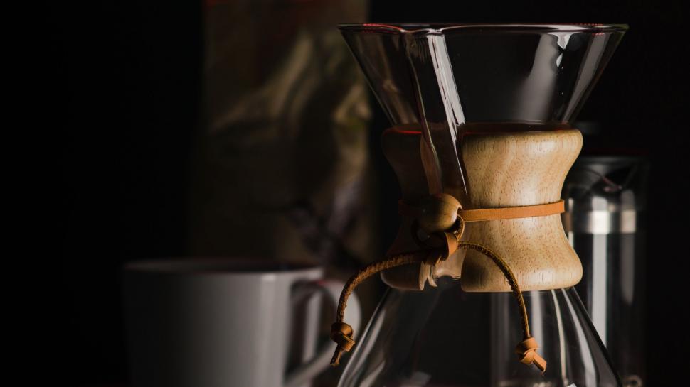 Free Image of Glass Coffee Pot With Wooden Handle 