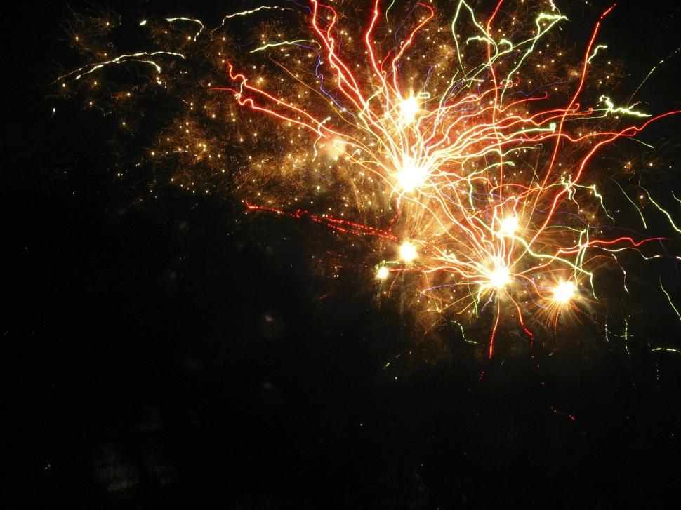 Free Image of Bright fireworks  