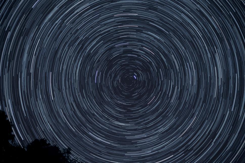 Free Image of Circle of Stars in the Night Sky 