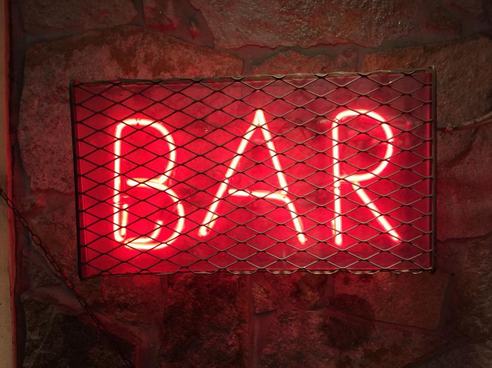 Free Image of Neon Sign Saying Bar 