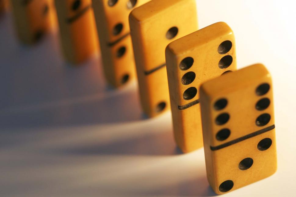 Free Image of Row of Yellow Dominoes 