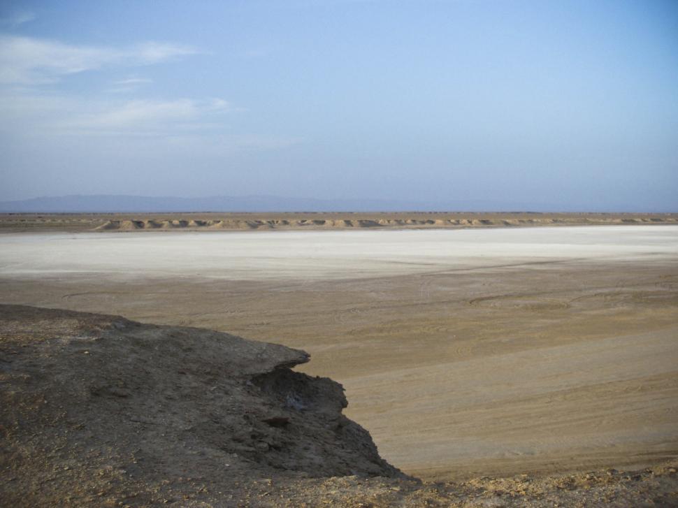 Free Image of Flat Tunisian Desert 