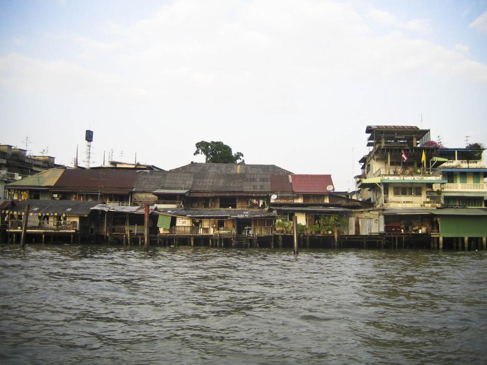 Free Image of Bangkok river houses 