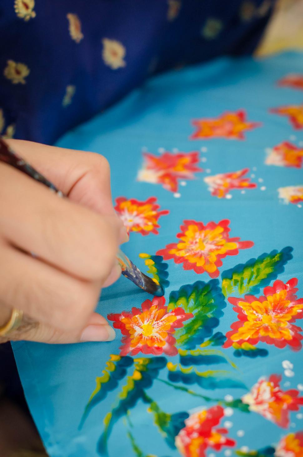 Free Image of Hand Painting Umbrella Pattern 