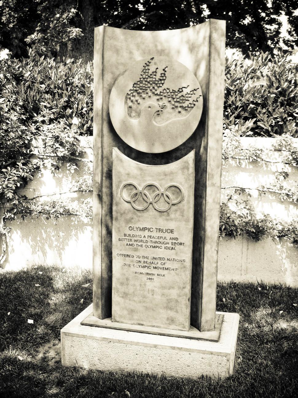 Free Image of Olympic truce monument 