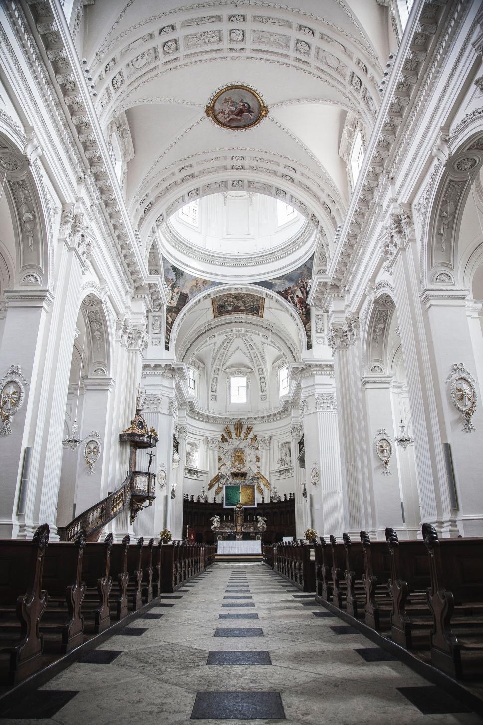 Free Image of Interior of a Church 