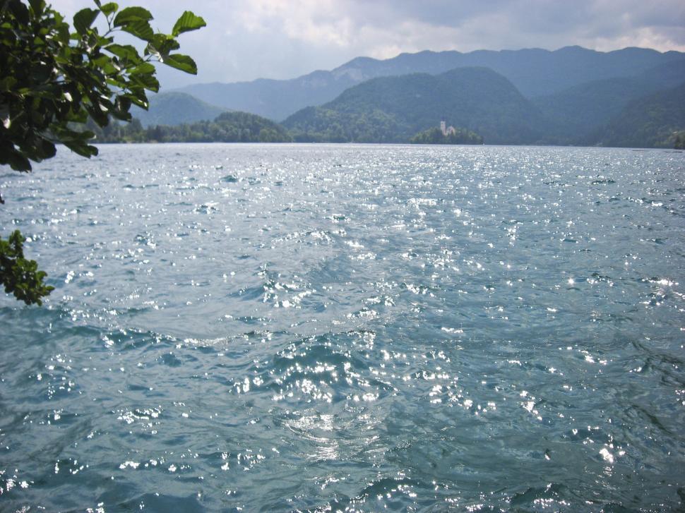 Free Image of calm lake 