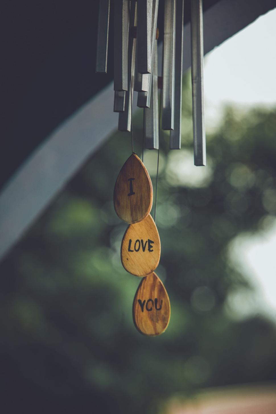 Free Image of Wooden Hearts Wind Chime 
