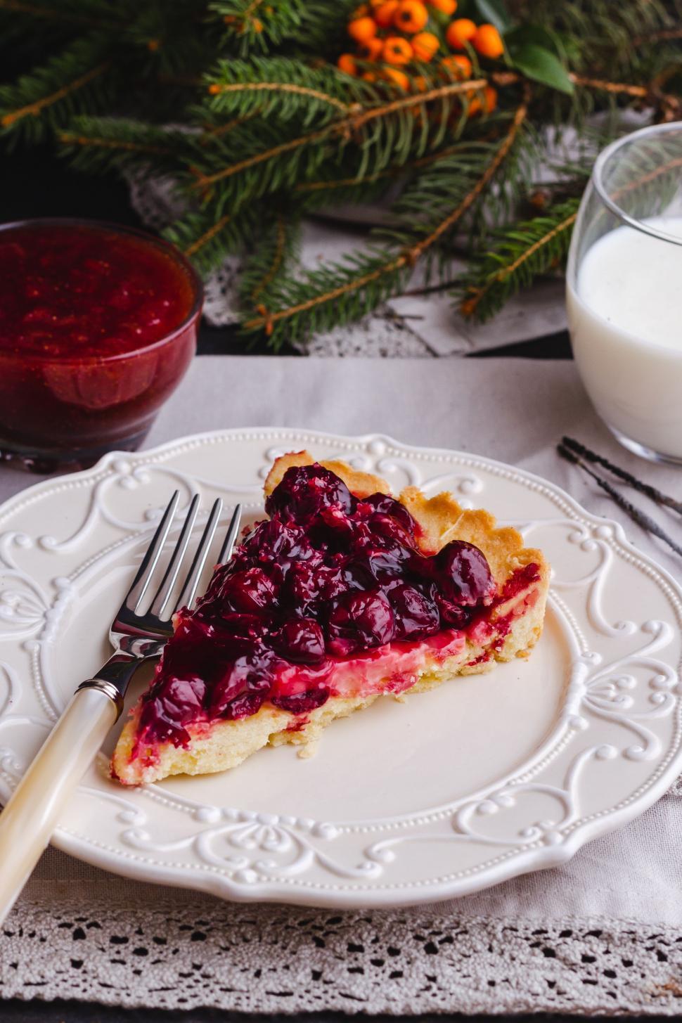 Free Image of White Plate With Slice of Pie 