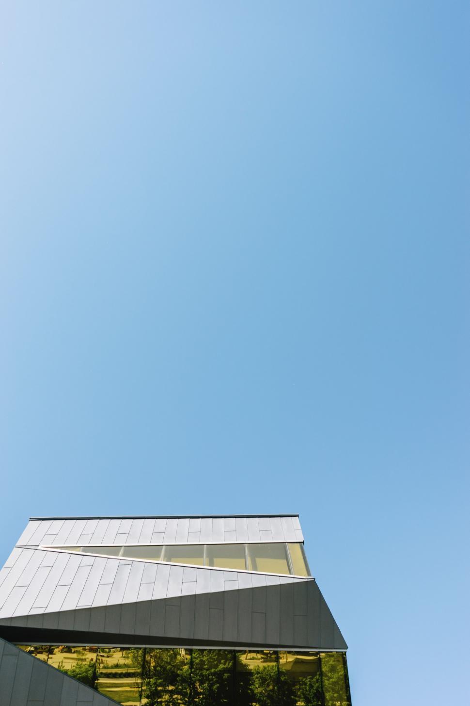Free Image of Building Under Blue Sky 