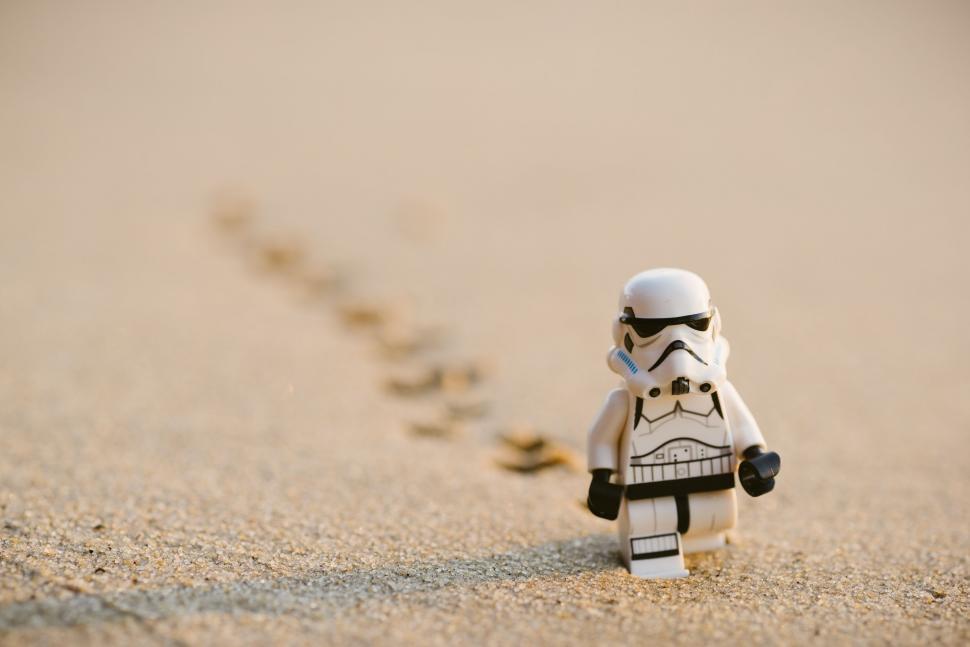 Free Image of Lego Star Wars Character Walking in Sand 
