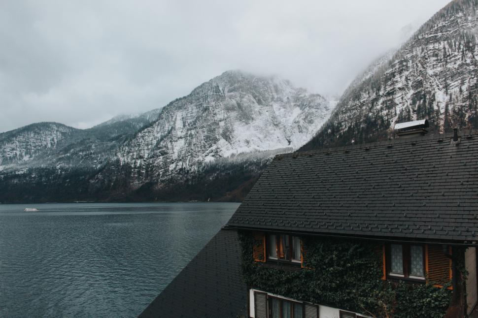 Free Image of House Next to Water 