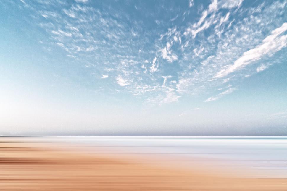 Free Image of Blurry Beach and Sky Scene 
