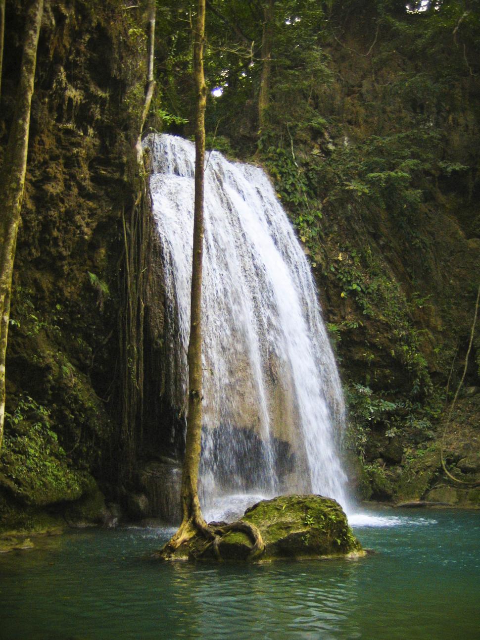 Free Image of waterfalls 