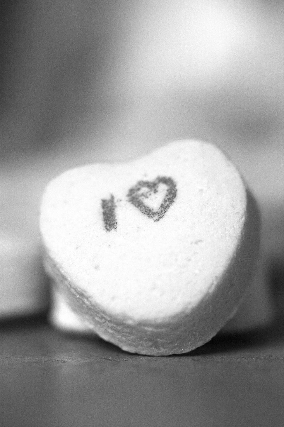Free Image of Black and white heart 
