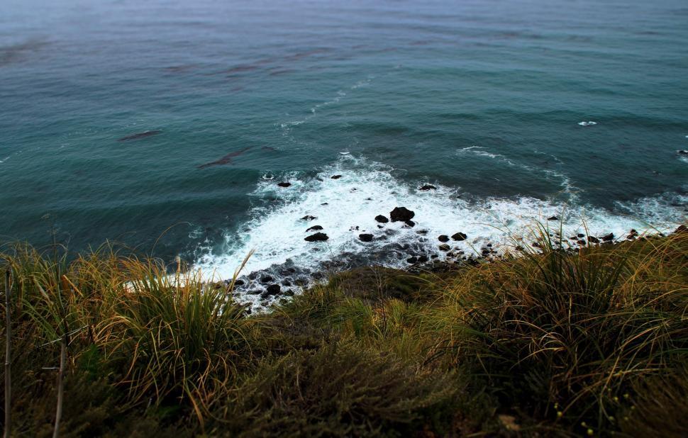 Free Image of Cliffside View of the Ocean 