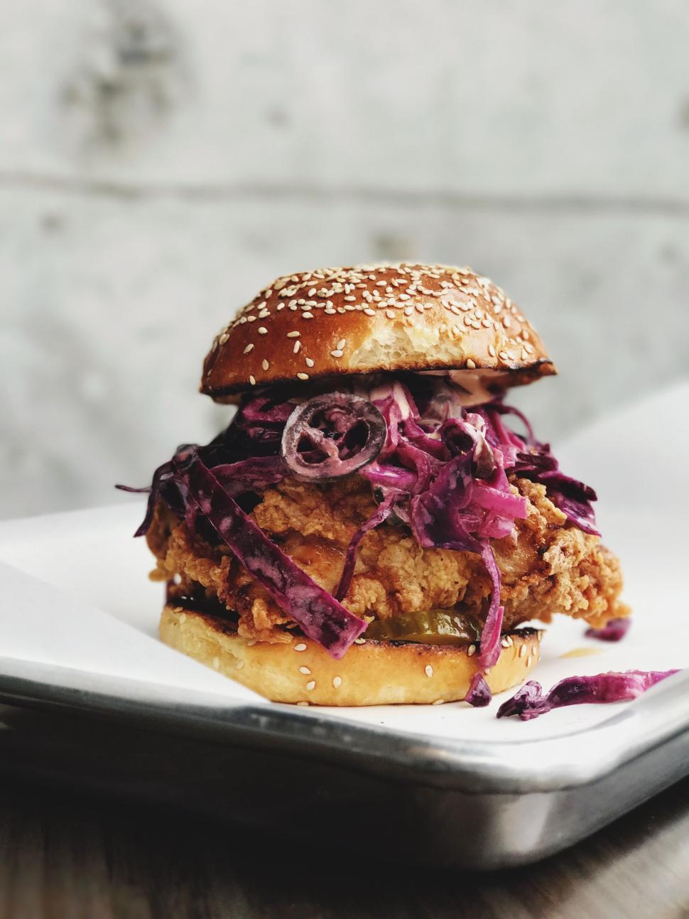 Free Image of Fried Chicken Sandwich With Red Cabbage on a Plate 