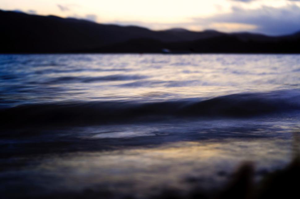 Free Image of Blurry View of a Body of Water 