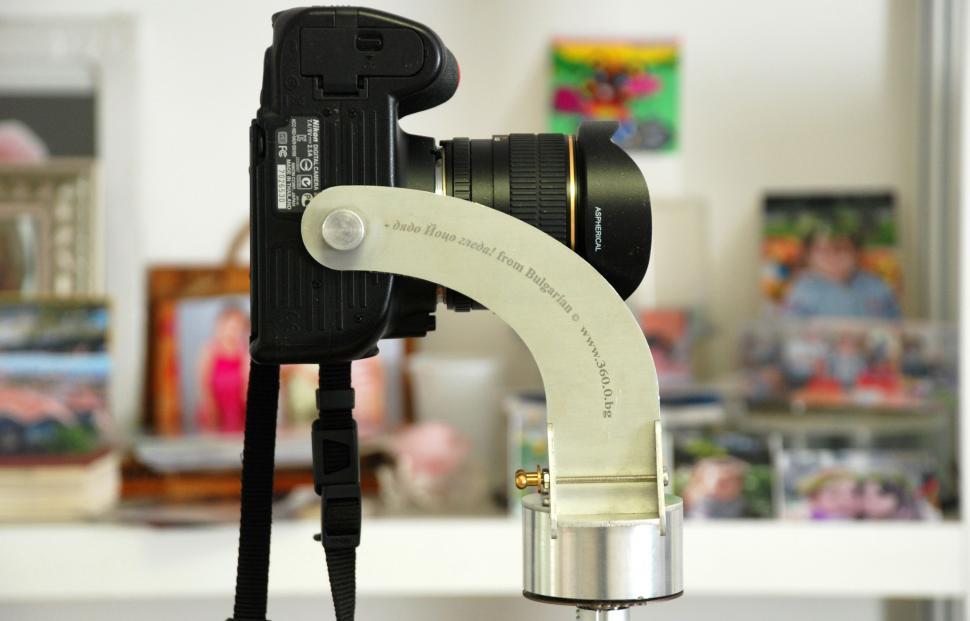 Free Image of Camera on Tripod in Room 