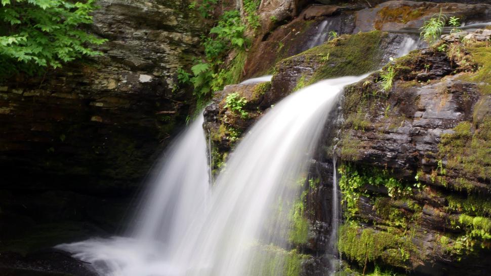 Free Image of Fulmer Falls into lower pool 