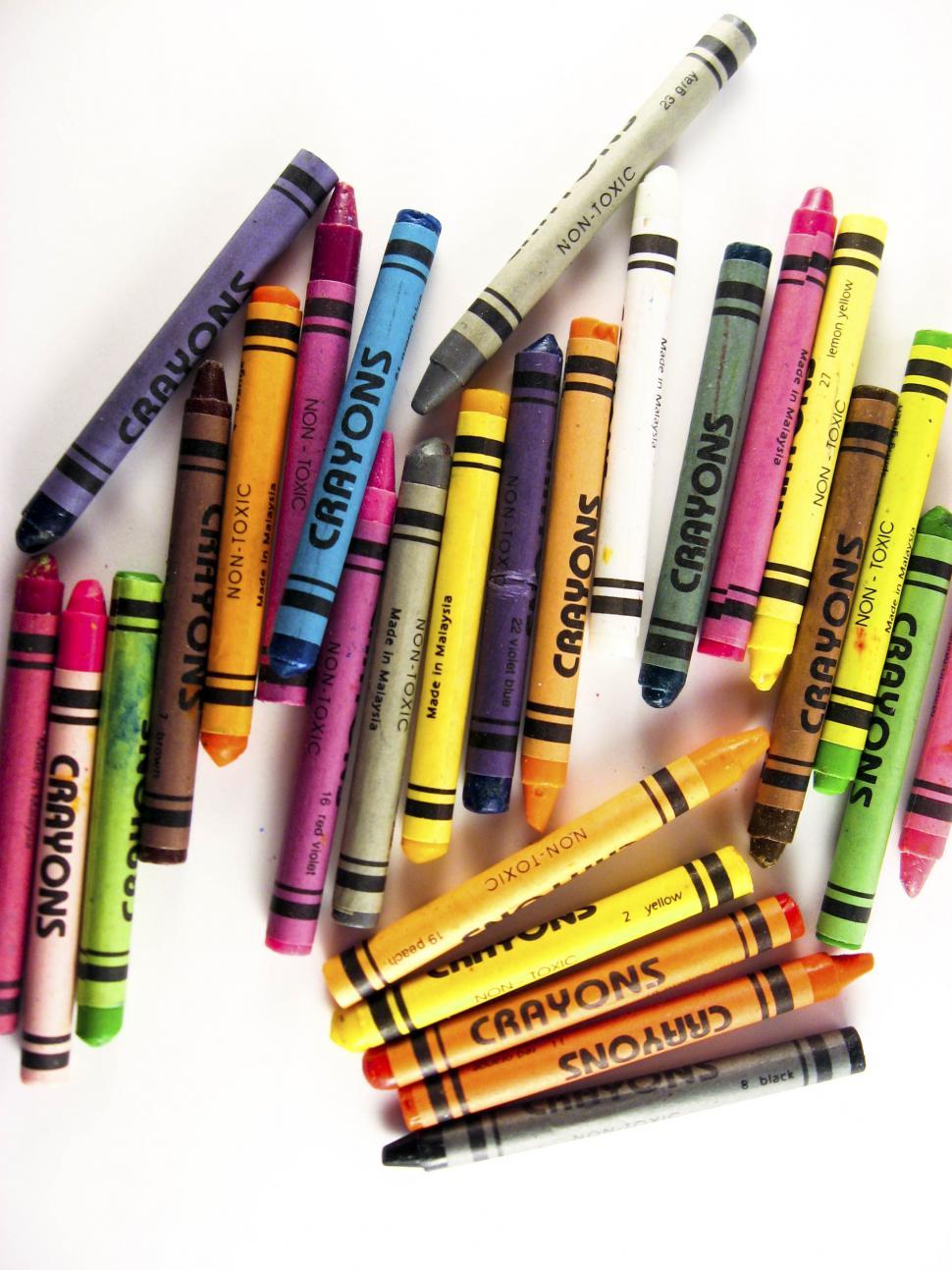 Free Image of crayon pile 