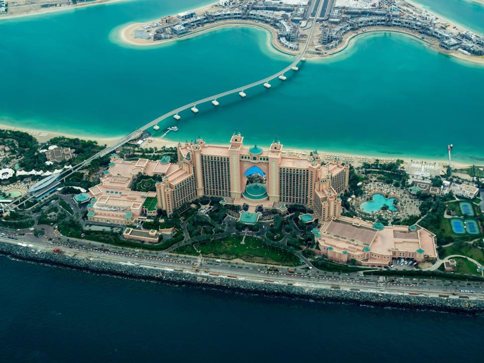 Free Image of Aerial View of Resort in the Middle of the Ocean 
