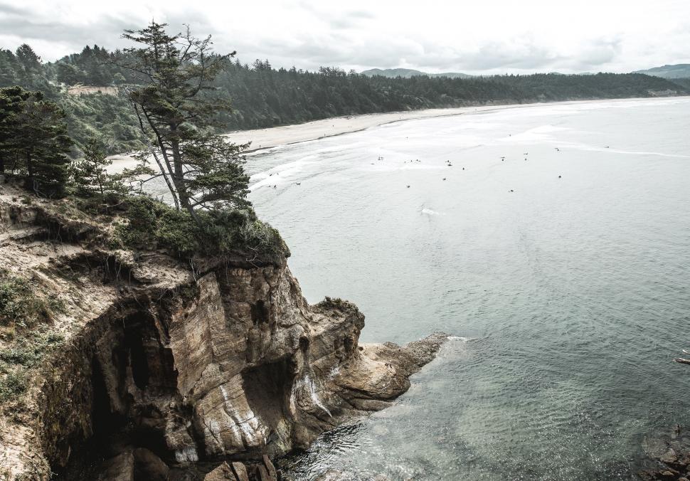 Free Image of Cliff Overlooking the Ocean 
