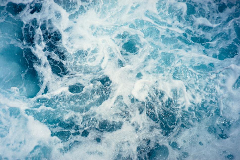 Free Image of Close Up View of Ocean Waves 