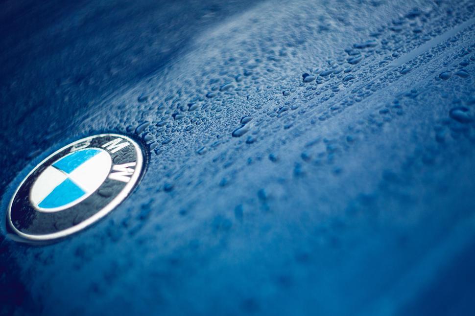 Free Image of Close Up of a BMW Emblem on a Car 