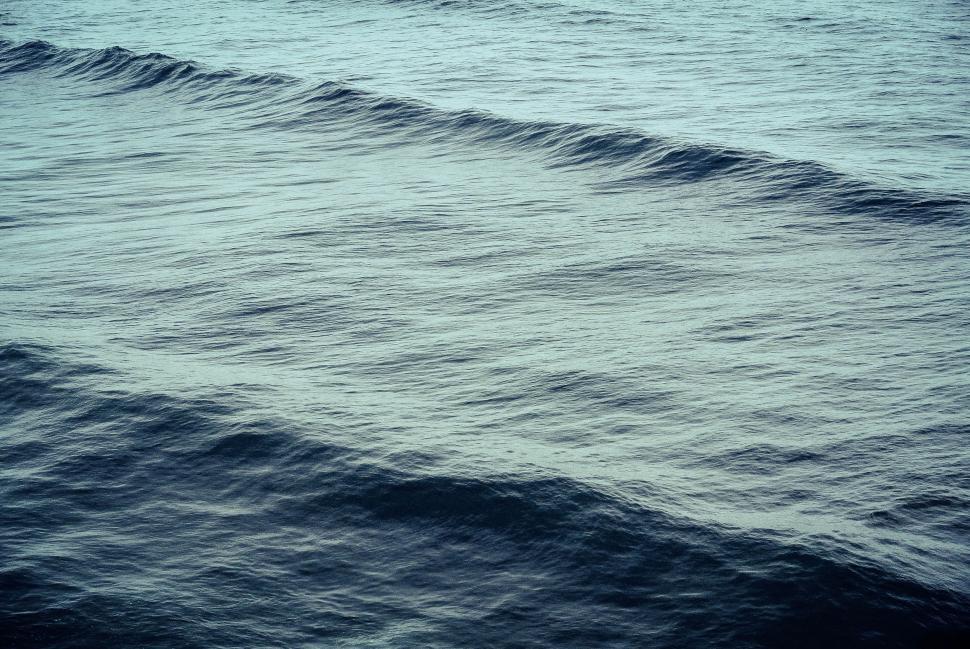Free Image of Mighty Waves in a Vast Ocean 