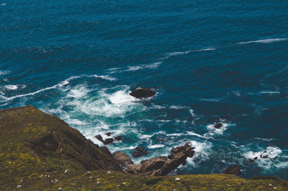 Free Image of Overlooking The Ocean From Cliff 